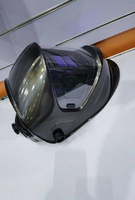 Casque de soudage auto-assombrissant avec torche de soudage et lentille 4C hémisphérique légère