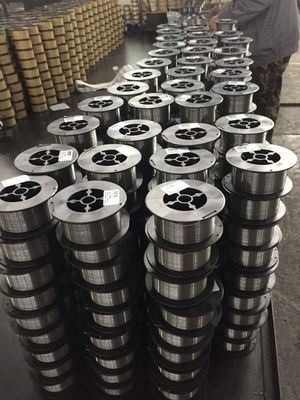 Fil de soudage à noyau fluxé certifié ISO CE AWS SONCAP pour l'acier au carbone 0.8/0.9/1.0/1.2/1.6MM