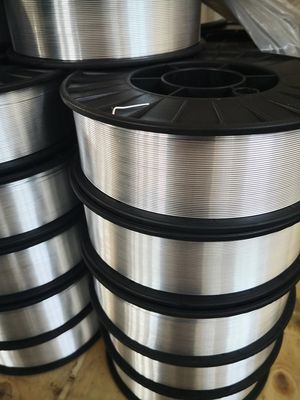 Contenu de flux standard E71T-GS Fil de soudage sans gaz Fil MIG en acier au carbone pour la personnalisation