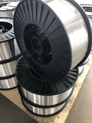 Contenu de flux standard E71T-GS Fil de soudage sans gaz Fil MIG en acier au carbone pour la personnalisation