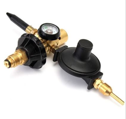 Régulateur de gaz d'hélium jaune en laiton avec cylindre à jauge serrée à la main