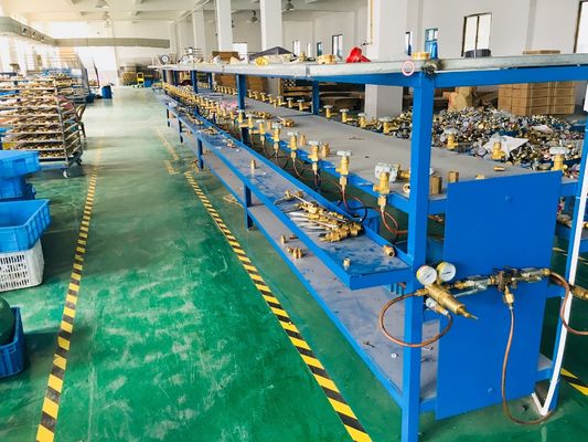 Régulateur de gaz de CO2 avec une pression de sortie de 3500 psi et un réservoir de poissons