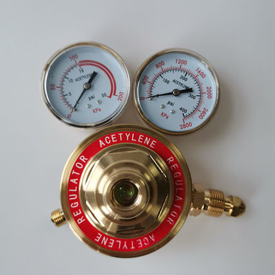 L'équipement de soudage est constitué d'une lampe de coupe et d'un kit de soudage portatifs pour la capacité de soudage 3/16