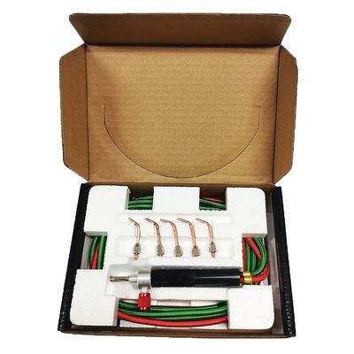 L'oxygène acétylène butane est utilisé pour la soudure à l'aide d'une torche à gaz