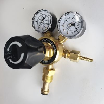 Régulateur de gaz d'argon de style britannique supporté par ODM Double débitmètre de CO2 pour soudage à haute pression Mig Tig