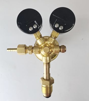 Régulateur de gaz d'argon de style britannique supporté par ODM Double débitmètre de CO2 pour soudage à haute pression Mig Tig