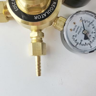 Régulateur de gaz d'argon de style britannique supporté par ODM Double débitmètre de CO2 pour soudage à haute pression Mig Tig