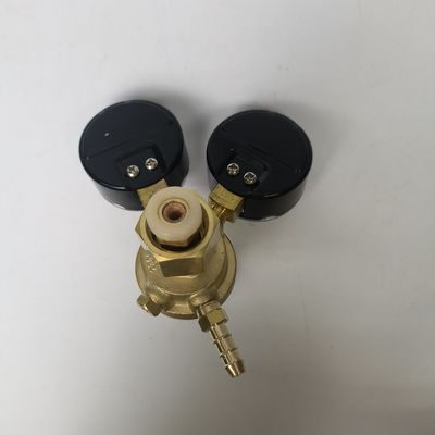 Régulateur de gaz à double tête pour la réduction de pression personnalisée dans les milieux industriels