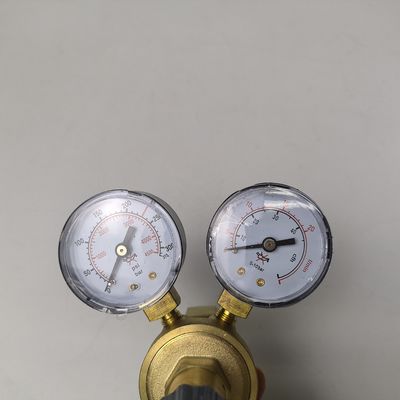Régulateur de gaz à double tête pour la réduction de pression personnalisée dans les milieux industriels