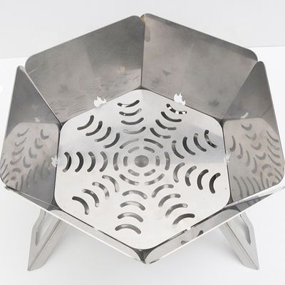 Poêle à gril portable à charbon de camping avec conception pliante supérieure 570mm*570mm*300cm