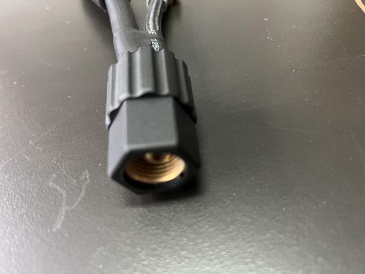 Prise en charge personnalisée du connecteur d'alimentation 10-25