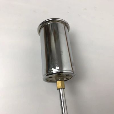 Une torche à mauvaises herbes personnalisée avec un support et un chauffage de commande de flamme au propane